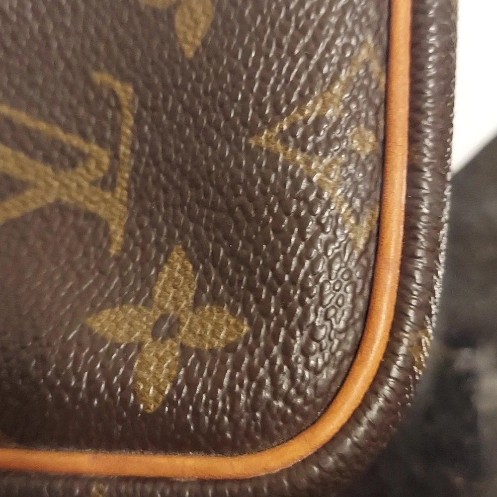 AUTHENTIC Louis Vuitton Vintage Monogram Compiegne Clutch Cosmetic Bag Pouch